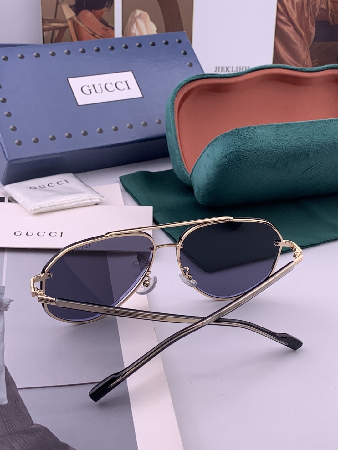 Gucci 男款炫彩飞行员偏光太阳镜 ❤️材质：高清尼龙加厚卡槽高清偏光镜片 🌹无边框镜架💕颜👍型号：G
