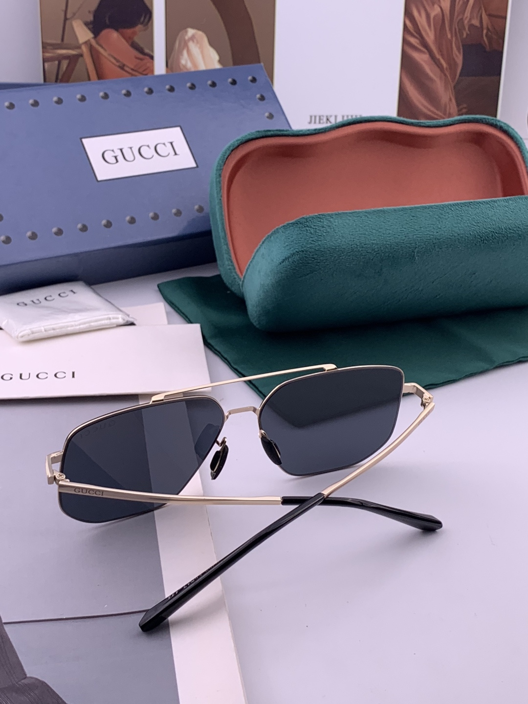 Gucci 男款炫彩飞行员偏光太阳镜 ❤️材质：高清尼龙加厚卡槽高清偏光镜片 🌹无边框镜架💕颜👍型号：G