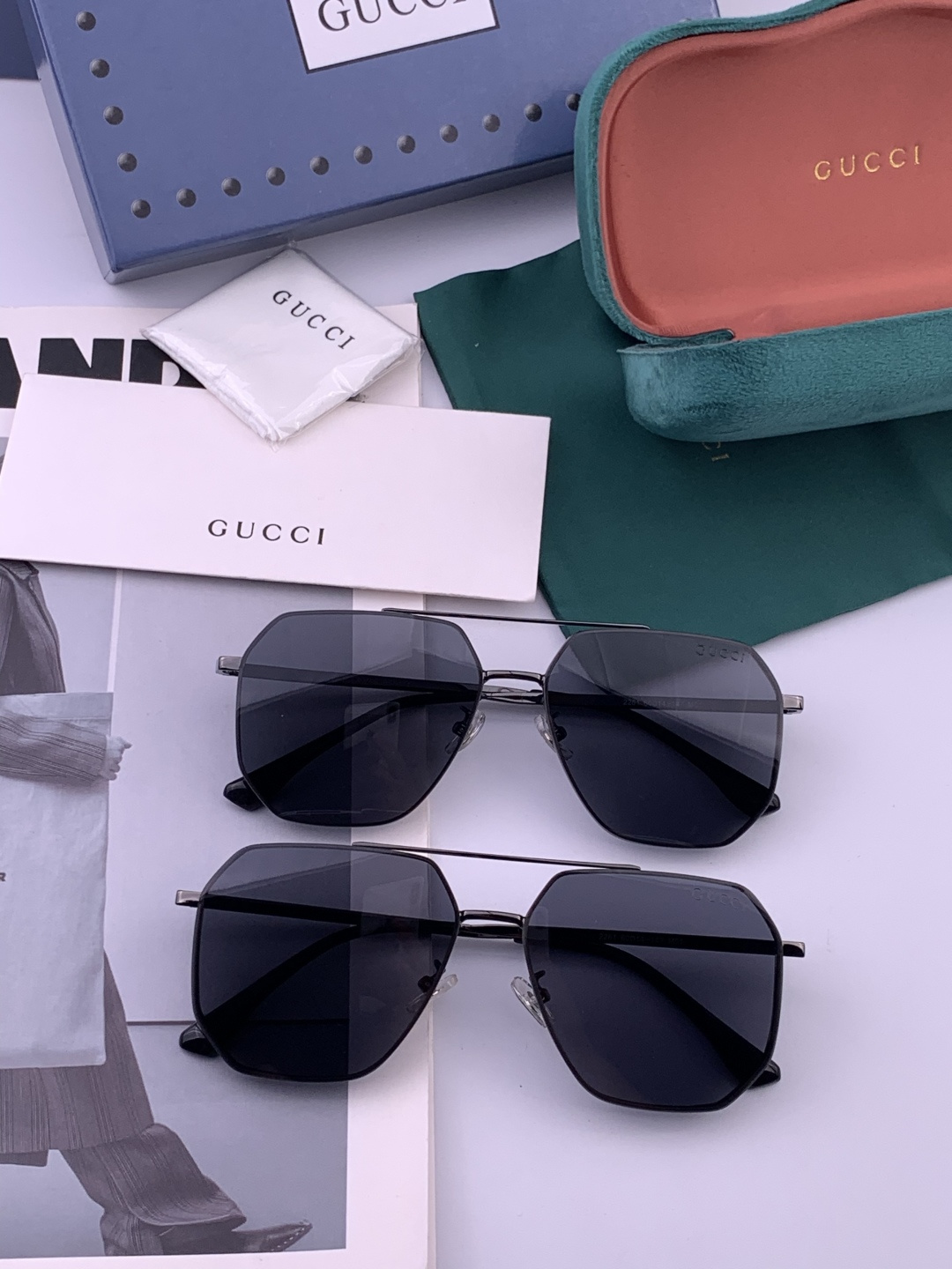 Gucci 男款炫彩飞行员偏光太阳镜 ❤️材质：高清尼龙加厚卡槽高清偏光镜片 🌹无边框镜架💕颜👍型号：G