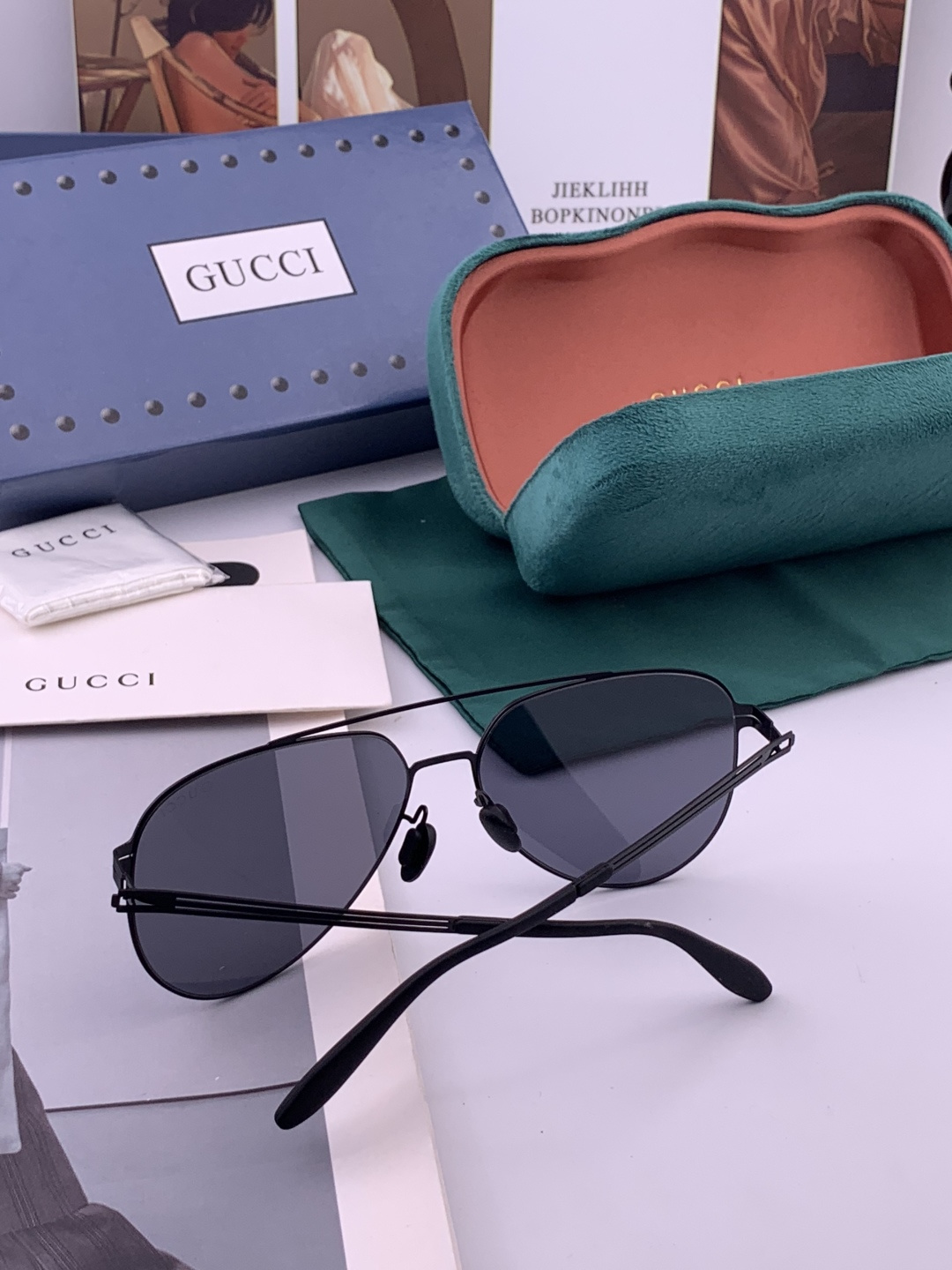 Gucci 春夏新款超轻无螺丝压不坏系列情侣款太阳镜高清尼龙镜片🦅完美品质，适合各种脸型，经典太阳镜亮相