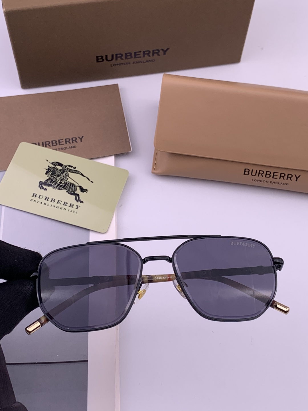 BURBERRY 巴宝莉 男士太阳眼镜 🕶🕶正版蛤蟆 太阳镜💋💋👣👣 高品质 不挑脸 火的狠 🍁🍁💯💯🐝