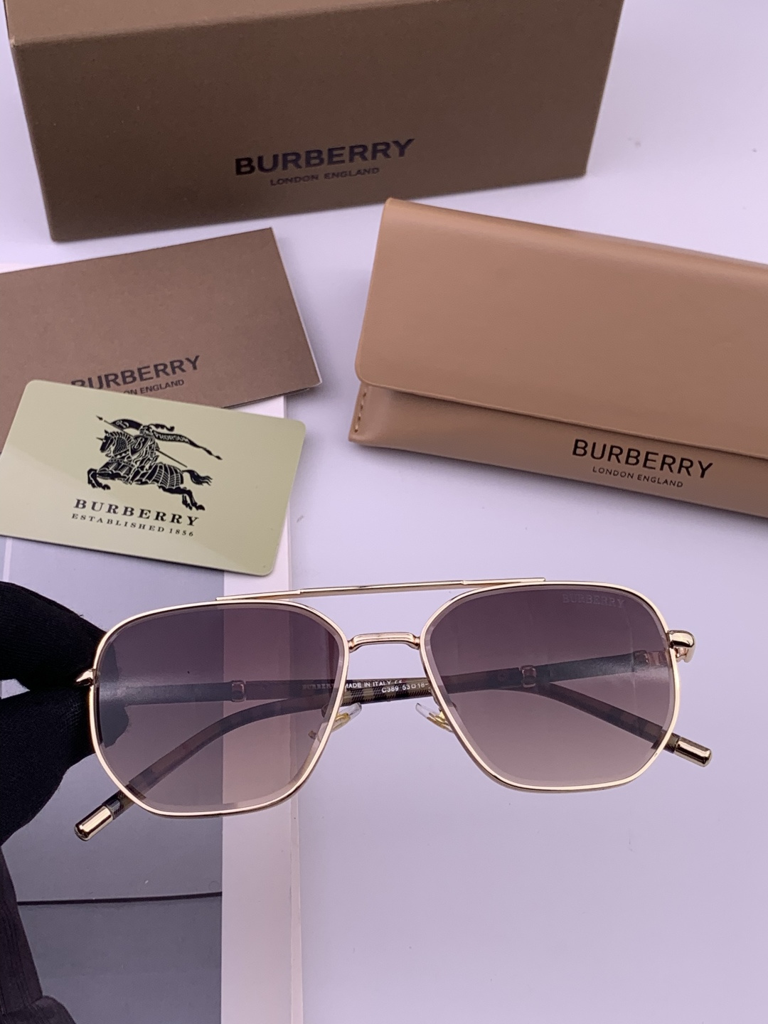 BURBERRY 巴宝莉 男士太阳眼镜 🕶🕶正版蛤蟆 太阳镜💋💋👣👣 高品质 不挑脸 火的狠 🍁🍁💯💯🐝