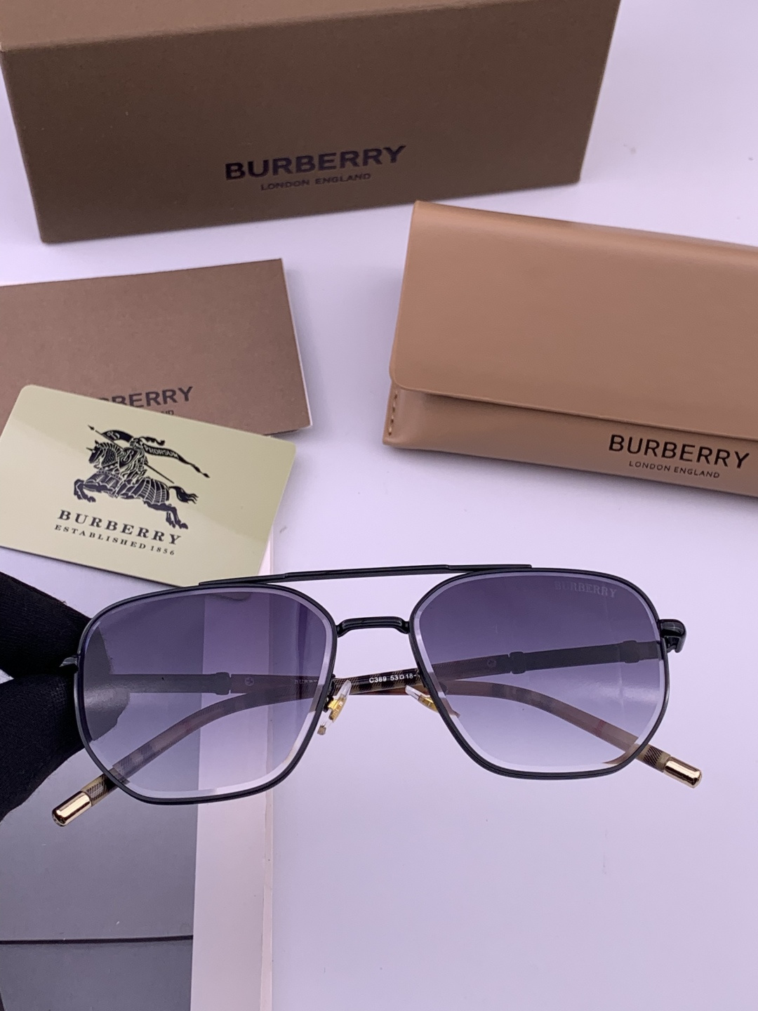 BURBERRY 巴宝莉 男士太阳眼镜 🕶🕶正版蛤蟆 太阳镜💋💋👣👣 高品质 不挑脸 火的狠 🍁🍁💯💯🐝