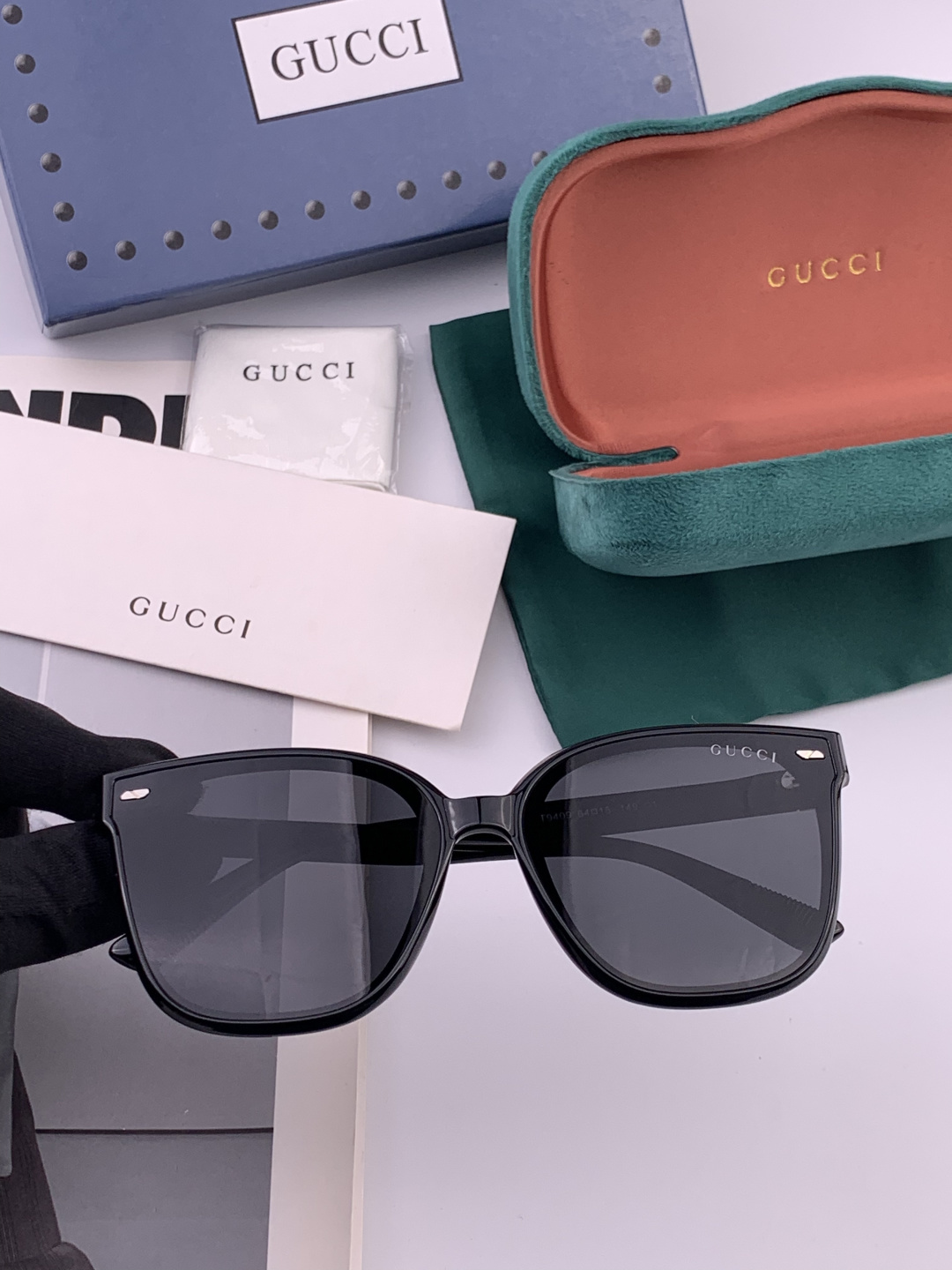 GUCCI 新款尼龙偏光太眼镜，情侣款时尚方框太阳镜佩戴舒适网红潮流款墨镜，大气女人范儿，大脸小脸都好看