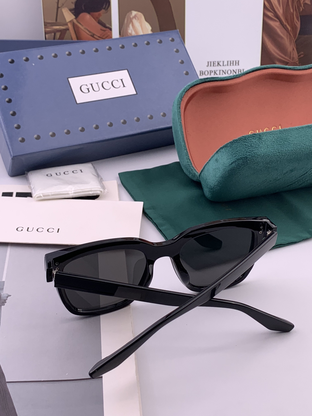 GUCCI 新款连体尼龙偏光太眼镜，情侣款时尚方框太阳镜佩戴舒适网红潮流款墨镜，大气女人范儿，大脸小脸都