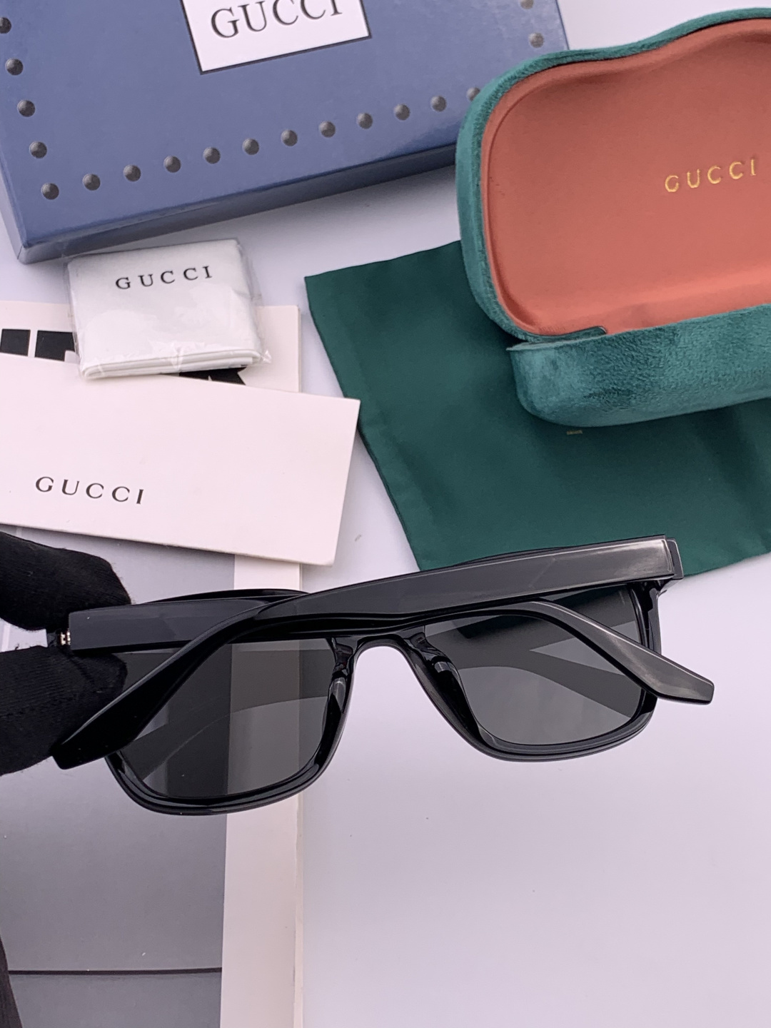 GUCCI 新款连体尼龙偏光太眼镜，情侣款时尚方框太阳镜佩戴舒适网红潮流款墨镜，大气女人范儿，大脸小脸都