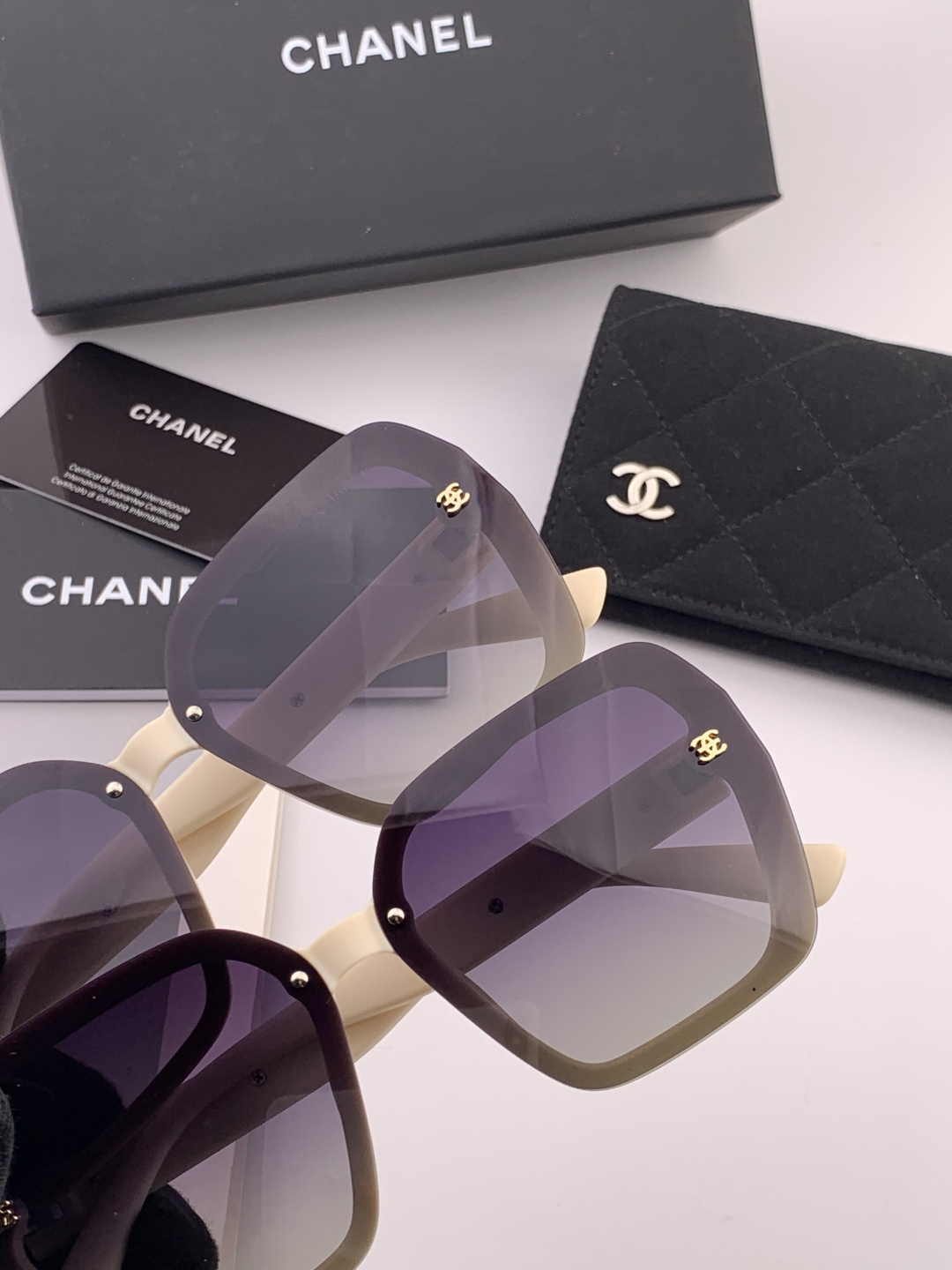 【CHANEL】香奈儿 新款潮流爆款 时尚方框太阳镜 佩戴舒适 网红潮款墨镜 女士高清加厚偏光太阳镜🕶️