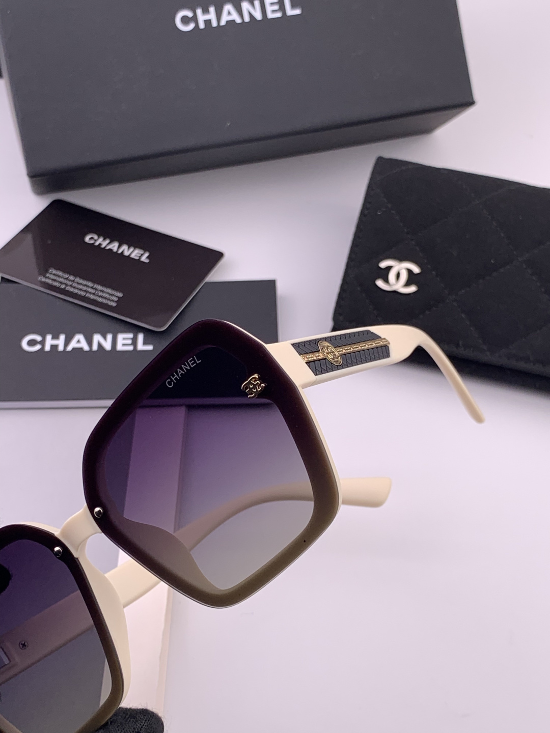 【CHANEL】香奈儿 新款潮流爆款 时尚方框太阳镜 佩戴舒适 网红潮款墨镜 女士高清加厚偏光太阳镜🕶️