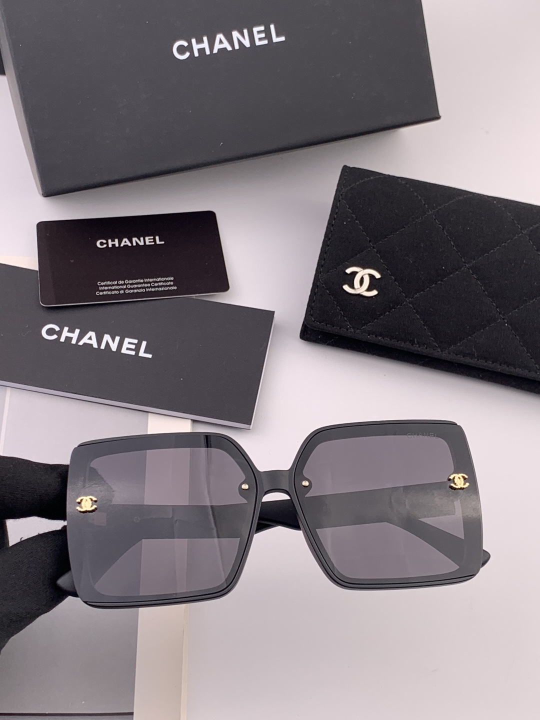 【CHANEL】香奈儿 新款潮流爆款 时尚方框太阳镜 佩戴舒适 网红潮款墨镜 女士高清加厚偏光太阳镜🕶️