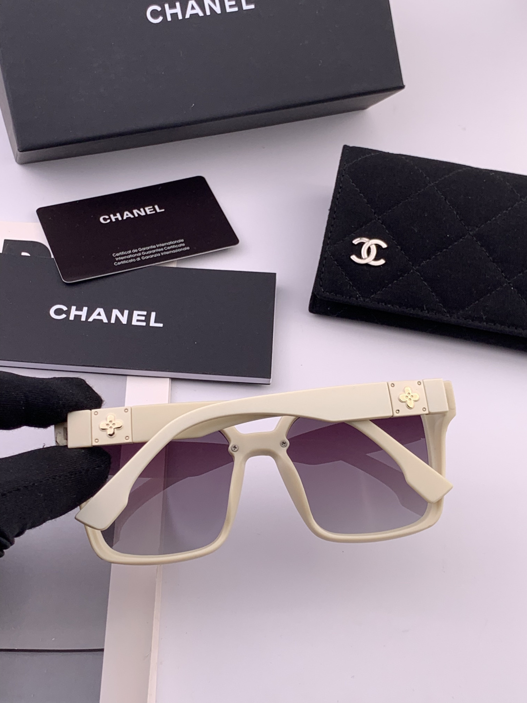 【CHANEL】香奈儿 新款潮流爆款 时尚方框太阳镜 佩戴舒适 网红潮款墨镜 女士高清加厚偏光太阳镜🕶️