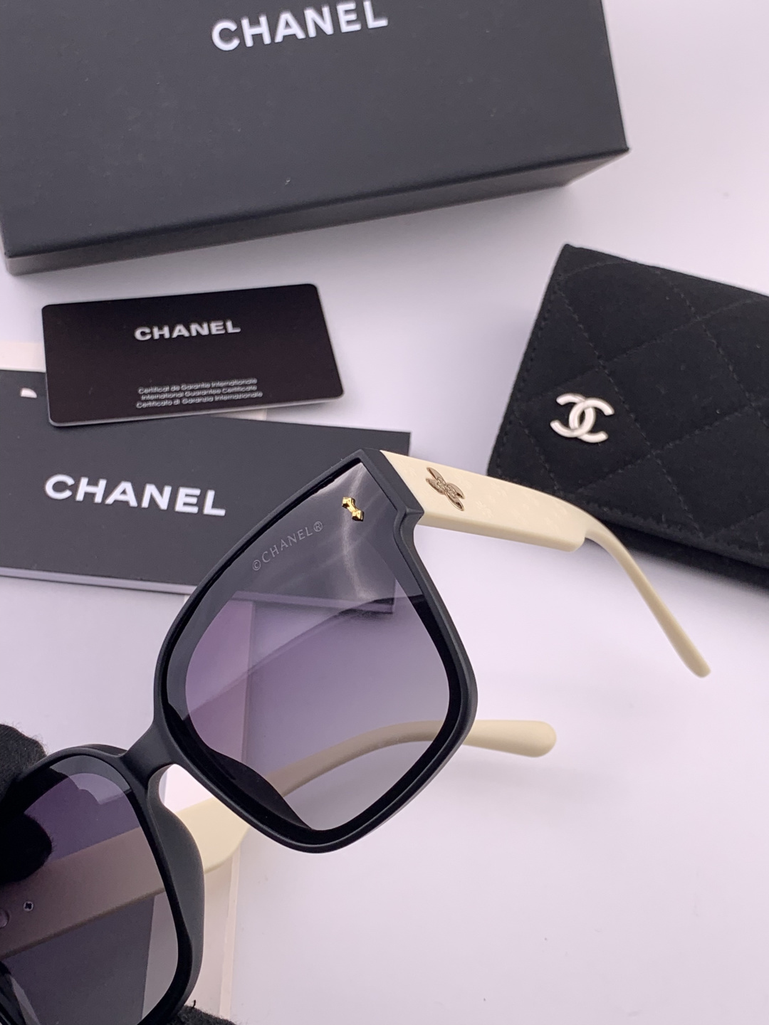 【CHANEL】香奈儿 新款潮流爆款 时尚方框太阳镜 佩戴舒适 网红潮款墨镜 女士高清加厚偏光太阳镜🕶️
