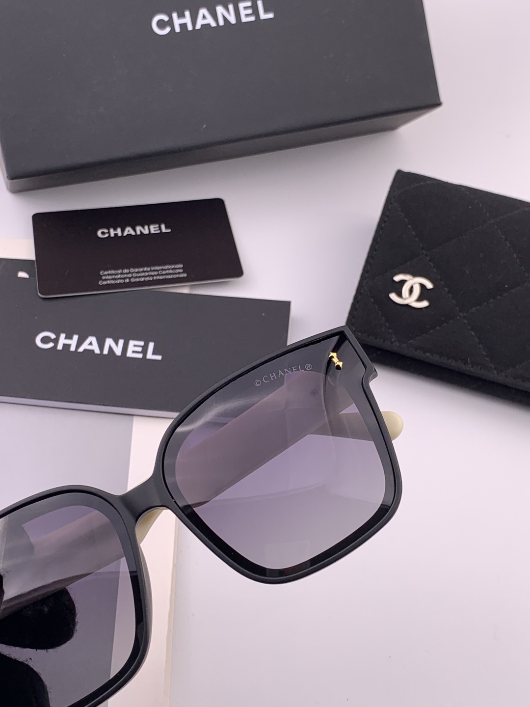 【CHANEL】香奈儿 新款潮流爆款 时尚方框太阳镜 佩戴舒适 网红潮款墨镜 女士高清加厚偏光太阳镜🕶️