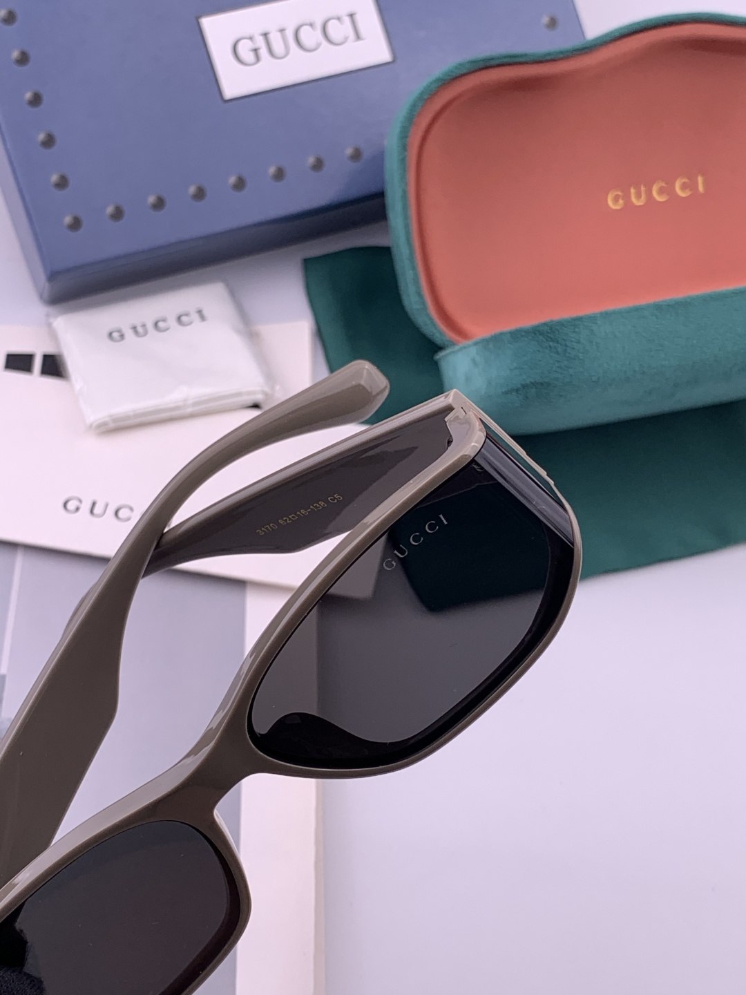🔺 【GUCCI】开春新款 潮流爆款 时尚方框偏光太阳镜 高品质 佩戴舒适 网红潮款墨镜 女士高清尼龙偏