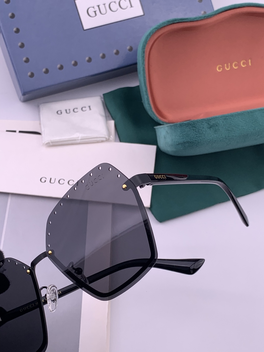 GUCCI🌋☔️时尚无框太阳镜镜片 顶级奢侈品[强] 高品质[胜利][亲亲]🍦🍨 [得意] 气质非凡😄 