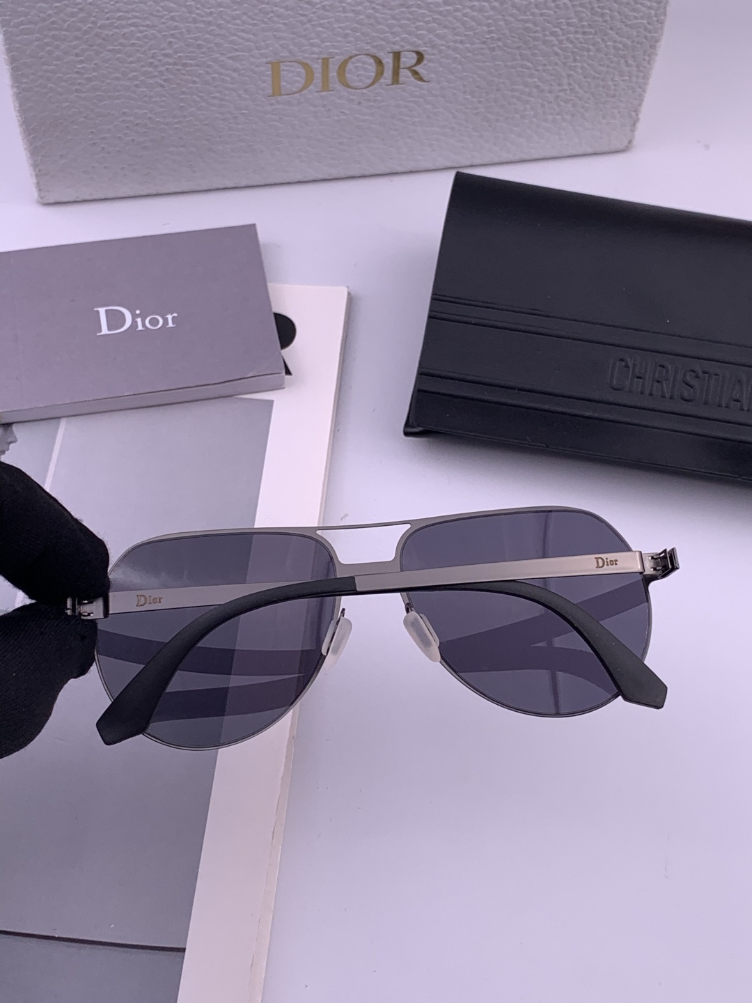 DIOR-迪奥 新款超轻无螺丝压不坏系列情侣款太阳镜高清尼龙镜片 商务旅行版 绅士高清太阳眼镜 （舒适薄
