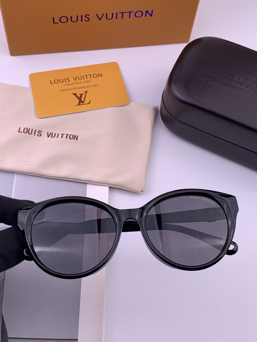 LV 太阳镜潮品官网模特同款 [玫瑰][玫瑰]四叶草🍀精致个性设计简约时尚 高品质值得拥有绝对潮爆整个夏