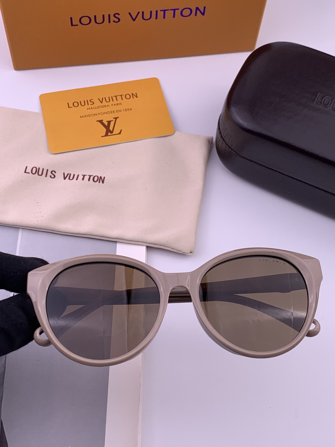 LV 太阳镜潮品官网模特同款 [玫瑰][玫瑰]四叶草🍀精致个性设计简约时尚 高品质值得拥有绝对潮爆整个夏