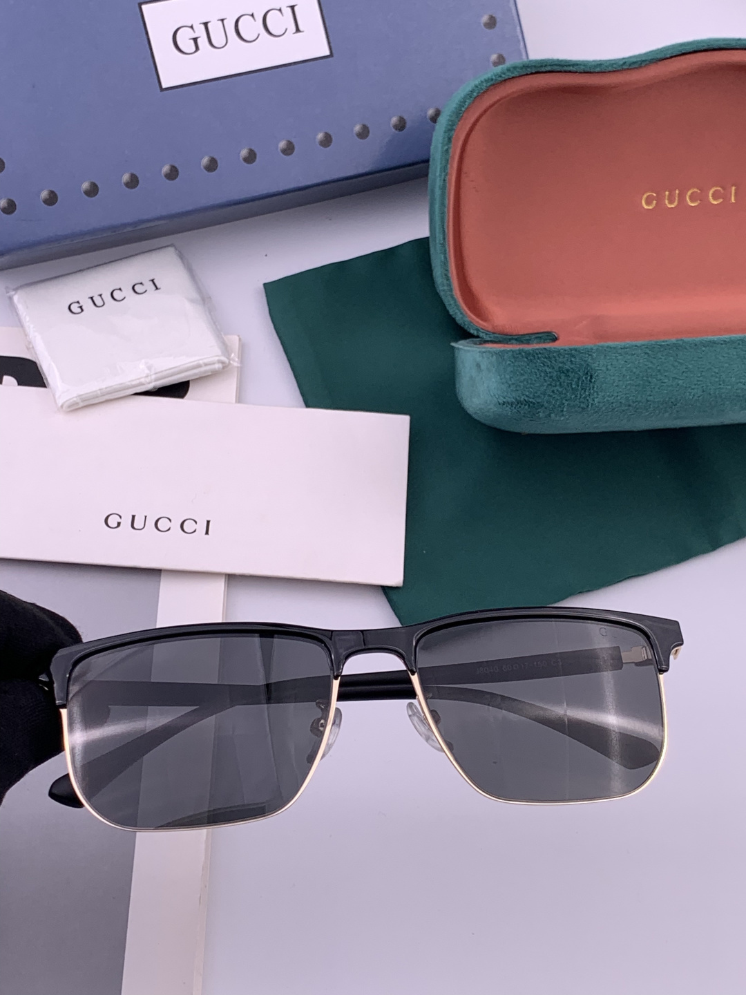 Gucci 。 高品质男女款墨镜 👍 进口宝丽来偏光镜片 。蛤蟆镜 开车钓鱼都可 。百搭显瘦墨镜韩版男士