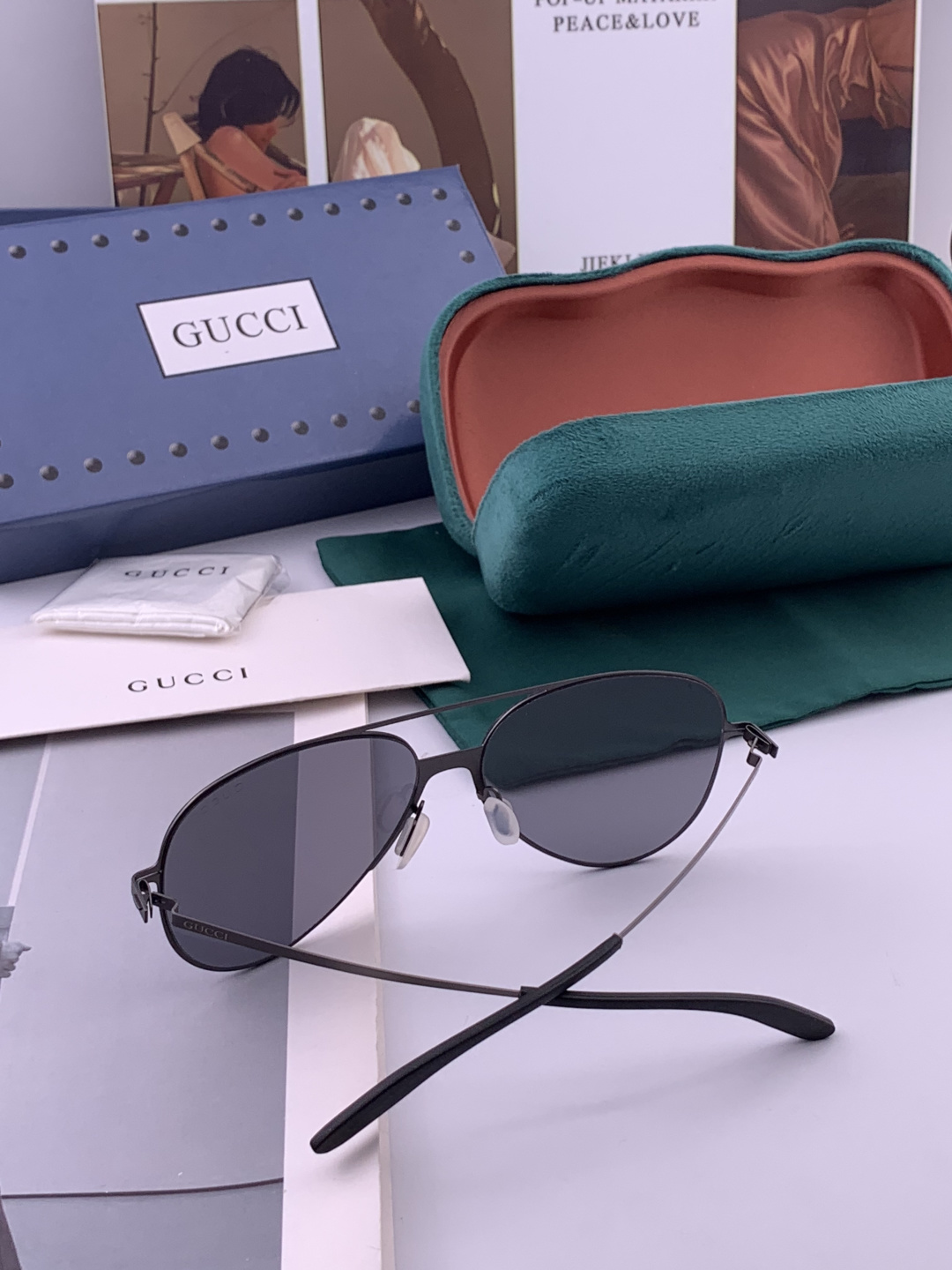 Gucci 春夏新款超轻无螺丝压不坏系列情侣款太阳镜高清尼龙镜片🦅完美品质，适合各种脸型，经典太阳镜亮相