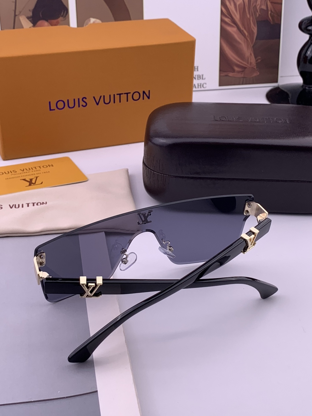 🔺LV🔻早春新款，众多明星同款[色]LV‼️‼️新款大框墨镜 ，🌈🌈宝丽来超清太阳镜🔝🔝型号：L3600