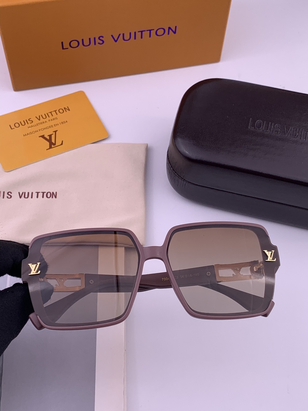 🔺LV🔻早春新款，众多明星同款[色]LV‼️‼️新款大框墨镜 ，🌈🌈宝丽来超清太阳镜🔝🔝型号：L6700