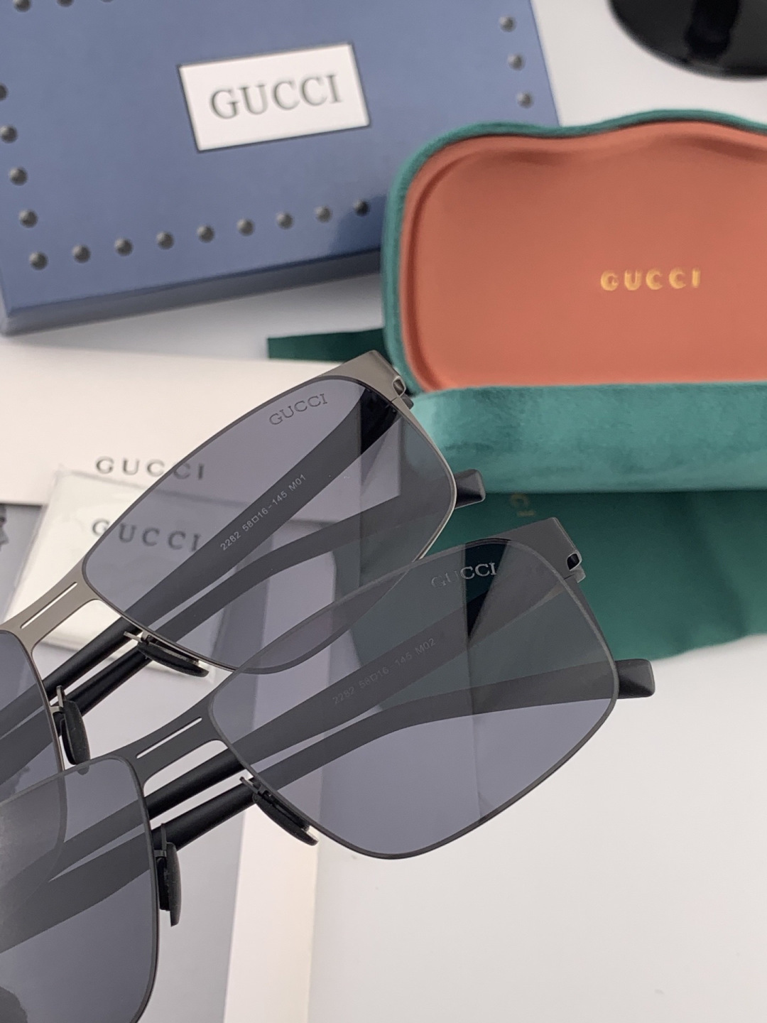 GUCCI 男款炫彩飞行员偏光太阳镜 ❤️材质：高清尼龙加厚卡槽高清偏光镜片 🌹无边框镜架💕颜👍型号：G