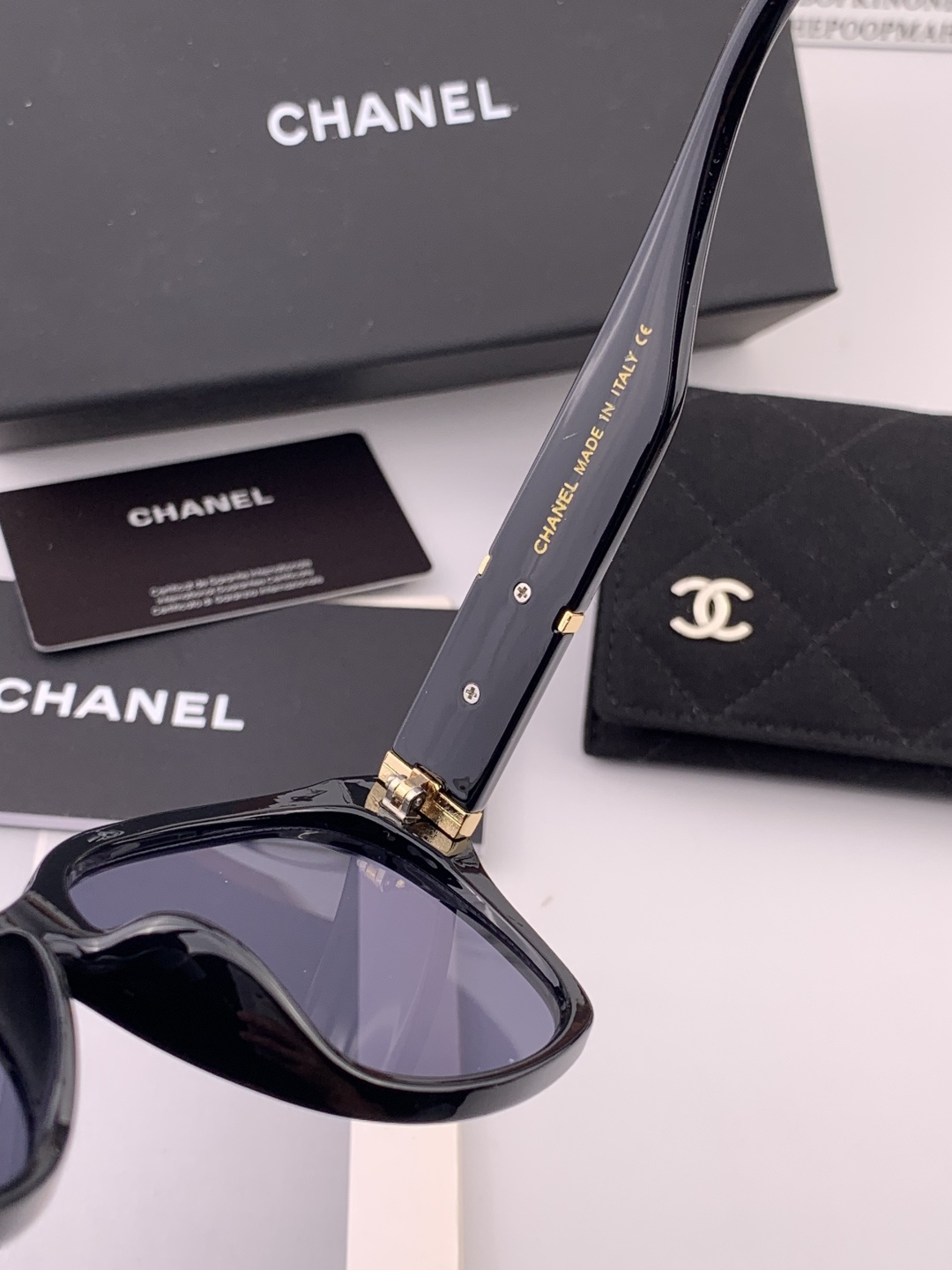 🔺CHANEL🔻官方早春新款，众多明星同款[色]香奈儿‼️‼️新款大框墨镜 ，🌈🌈宝丽来超清太阳镜🔝🔝型