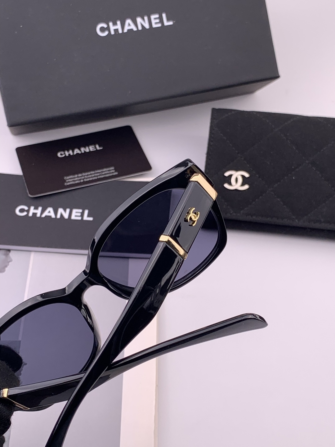 🔺CHANEL🔻官方早春新款，众多明星同款[色]香奈儿‼️‼️新款大框墨镜 ，🌈🌈宝丽来超清太阳镜🔝🔝型