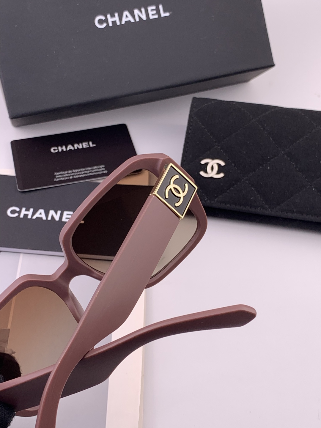 🔺CHANEL🔻官方早春新款，众多明星同款[色]香奈儿‼️‼️新款大框墨镜 ，🌈🌈宝丽来超清太阳镜🔝🔝型