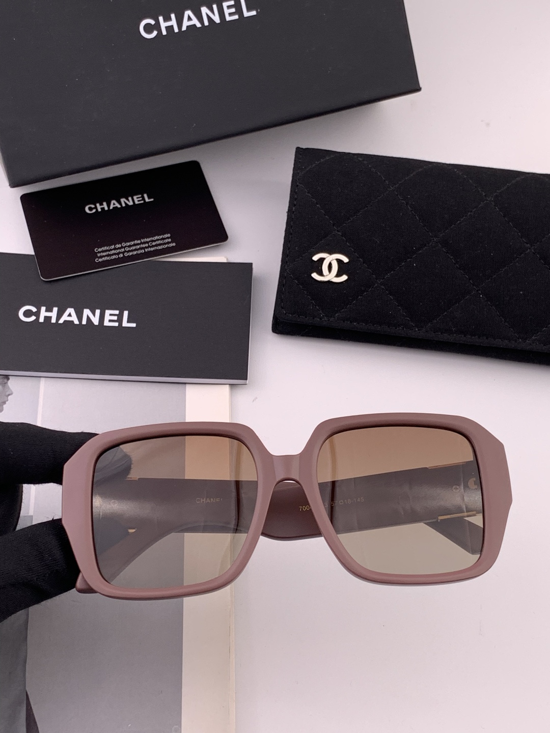 🔺CHANEL🔻官方早春新款，众多明星同款[色]香奈儿‼️‼️新款大框墨镜 ，🌈🌈宝丽来超清太阳镜🔝🔝型
