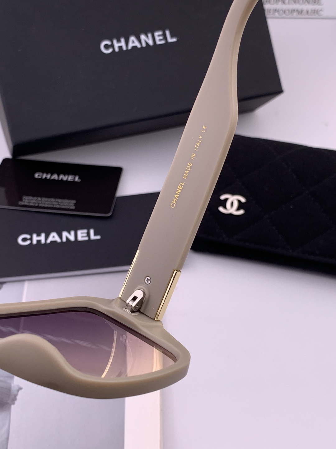 🔺CHANEL🔻官方早春新款，众多明星同款[色]香奈儿‼️‼️新款大框墨镜 ，🌈🌈宝丽来超清太阳镜🔝🔝型