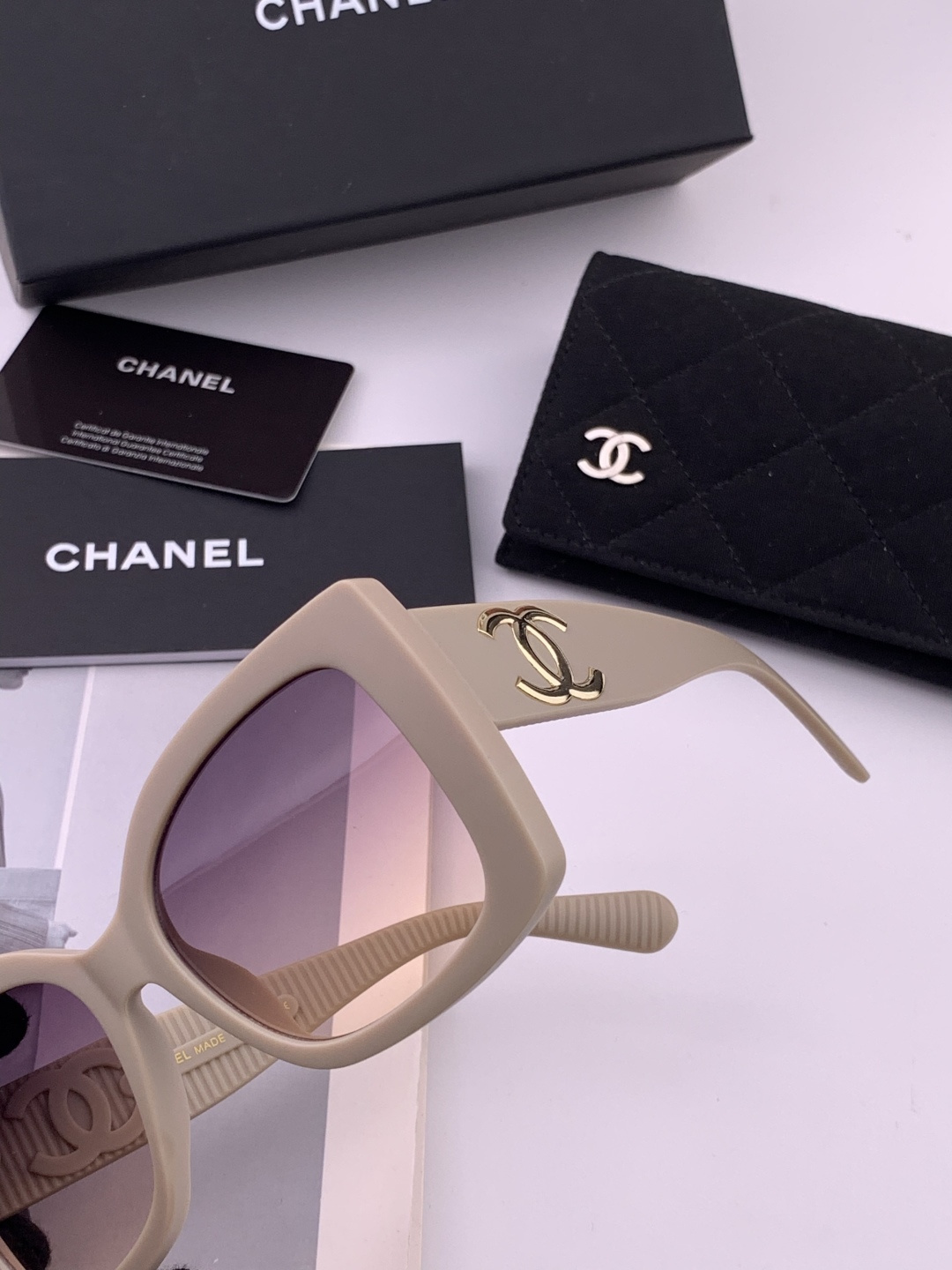 🔺CHANEL🔻官方早春新款，众多明星同款[色]香奈儿‼️‼️新款大框墨镜 ，🌈🌈宝丽来超清太阳镜🔝🔝型