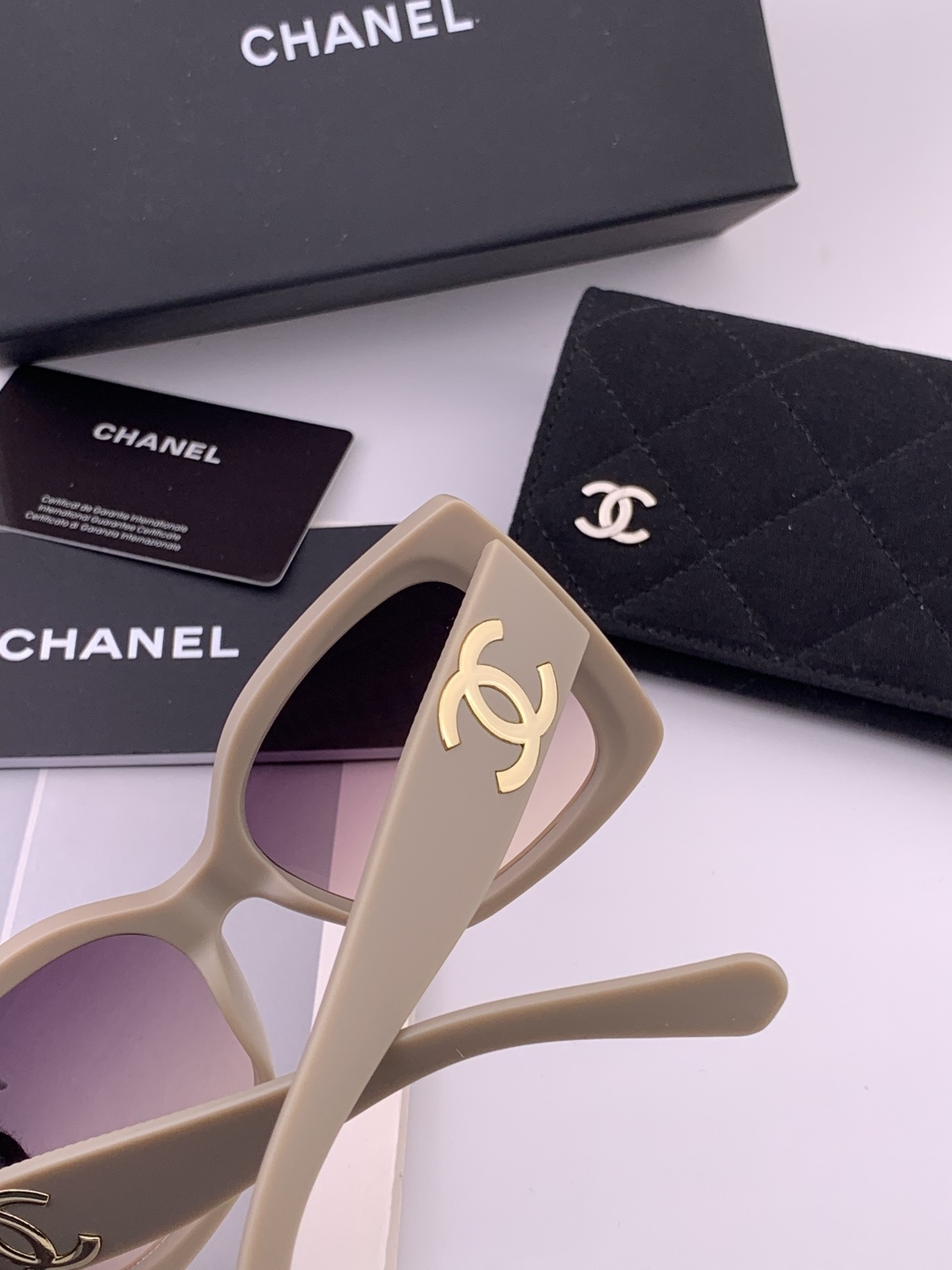 🔺CHANEL🔻官方早春新款，众多明星同款[色]香奈儿‼️‼️新款大框墨镜 ，🌈🌈宝丽来超清太阳镜🔝🔝型