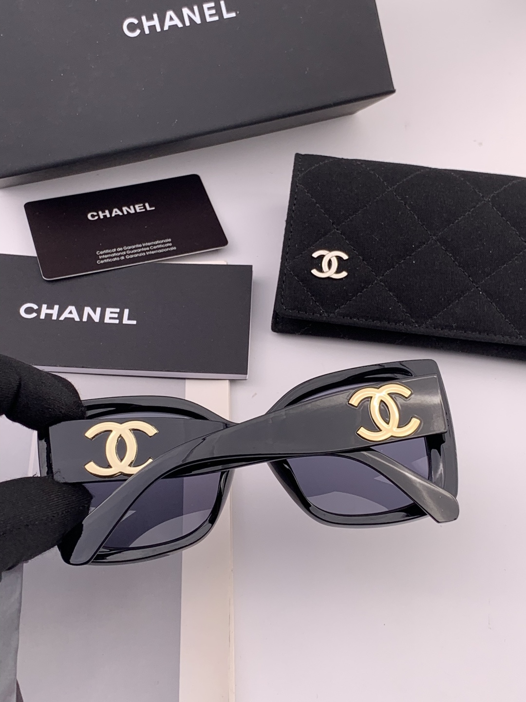 🔺CHANEL🔻官方早春新款，众多明星同款[色]香奈儿‼️‼️新款大框墨镜 ，🌈🌈宝丽来超清太阳镜🔝🔝型