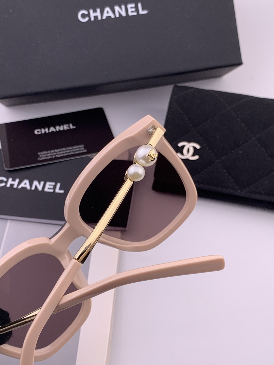 🔺CHANEL🔻官方早春新款，众多明星同款[色]香奈儿‼️‼️新款大框墨镜 ，🌈🌈宝丽来超清太阳镜🔝🔝型