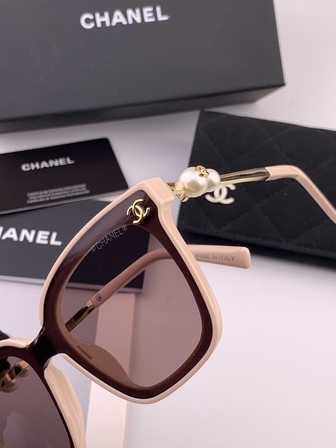 🔺CHANEL🔻官方早春新款，众多明星同款[色]香奈儿‼️‼️新款大框墨镜 ，🌈🌈宝丽来超清太阳镜🔝🔝型