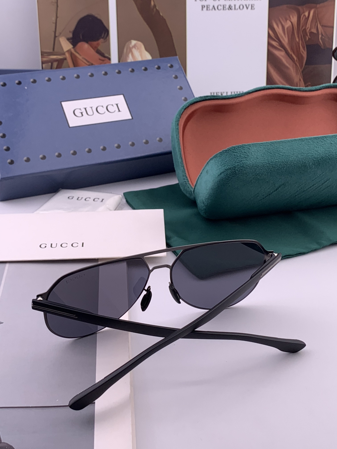 Gucci 男款炫彩飞行员偏光太阳镜 ❤️材质：高清尼龙加厚卡槽高清偏光镜片 🌹无边框镜架💕颜👍型号：G