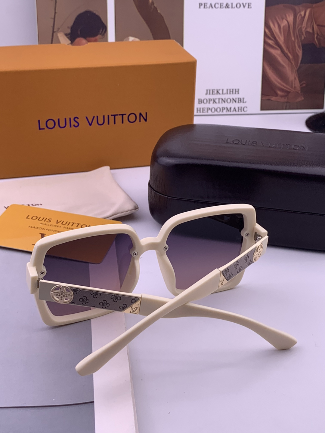 LV 年开春新款 潮流爆款 时尚方框太阳镜 高品质 佩戴舒适 网红潮款墨镜 型号L2200