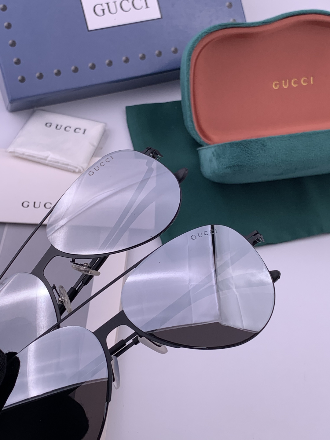 Gucci 春夏新款超轻无螺丝压不坏系列情侣款太阳镜高清尼龙镜片🦅完美品质，适合各种脸型，经典太阳镜亮相