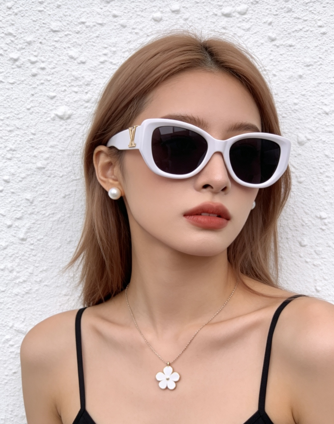 LV 新款女士方框太阳眼镜 开车墨镜 新款太阳镜 时尚大方 舒适轻盈 精致奢华 超轻 型号：L5626