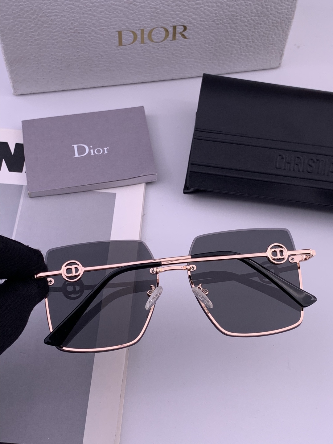 DIOR🌋☔️时尚无框太阳镜镜片 顶级奢侈品[强] 高品质[胜利][亲亲]🍦🍨 [得意] 气质非凡😄 🍫