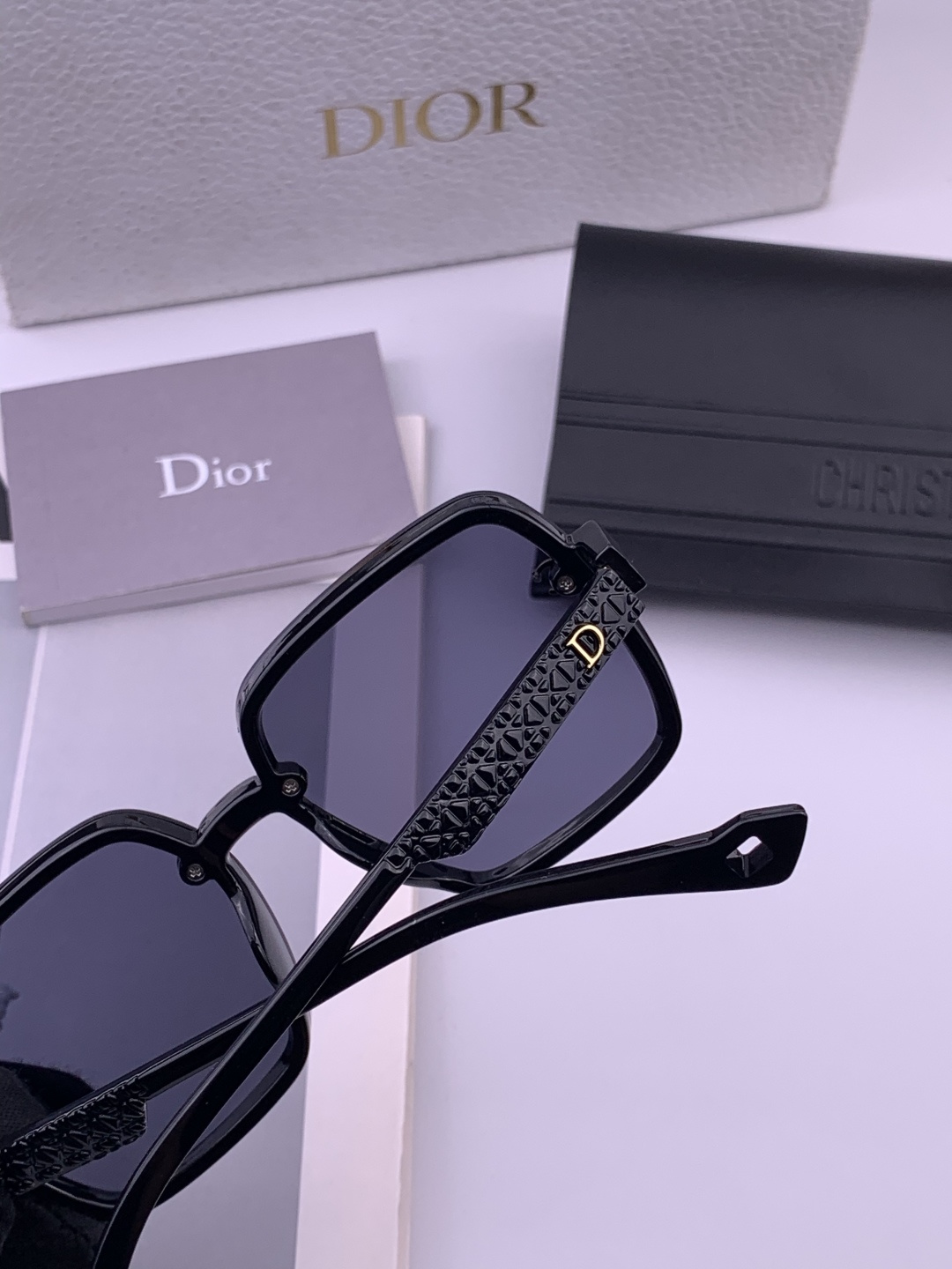 【DIOR】迪奥太阳镜 时尚造型 开车驾驶镜时尚墨镜🌸世界顶级奢华品牌，品质保证！😍😍经典款, 明星热爱