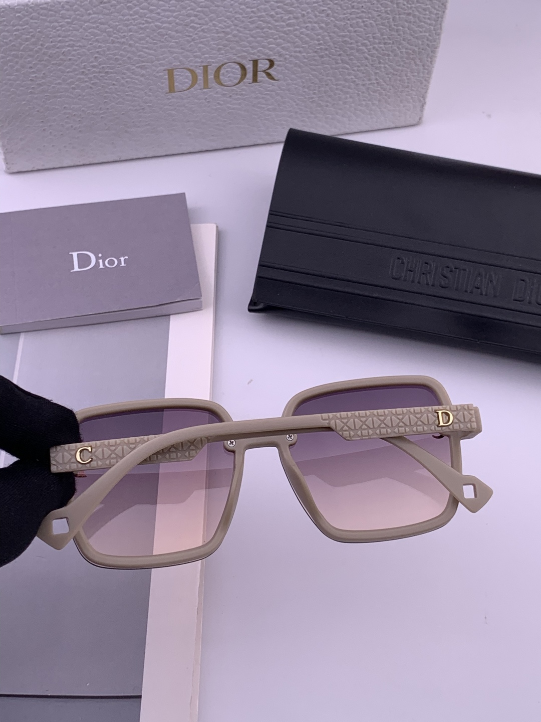 【DIOR】迪奥太阳镜 时尚造型 开车驾驶镜时尚墨镜🌸世界顶级奢华品牌，品质保证！😍😍经典款, 明星热爱