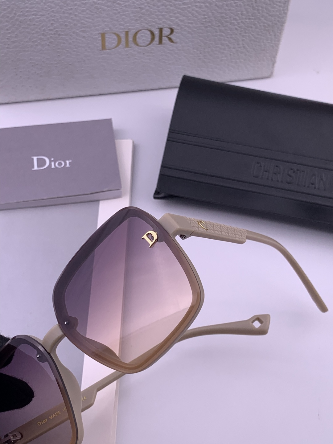 【DIOR】迪奥太阳镜 时尚造型 开车驾驶镜时尚墨镜🌸世界顶级奢华品牌，品质保证！😍😍经典款, 明星热爱