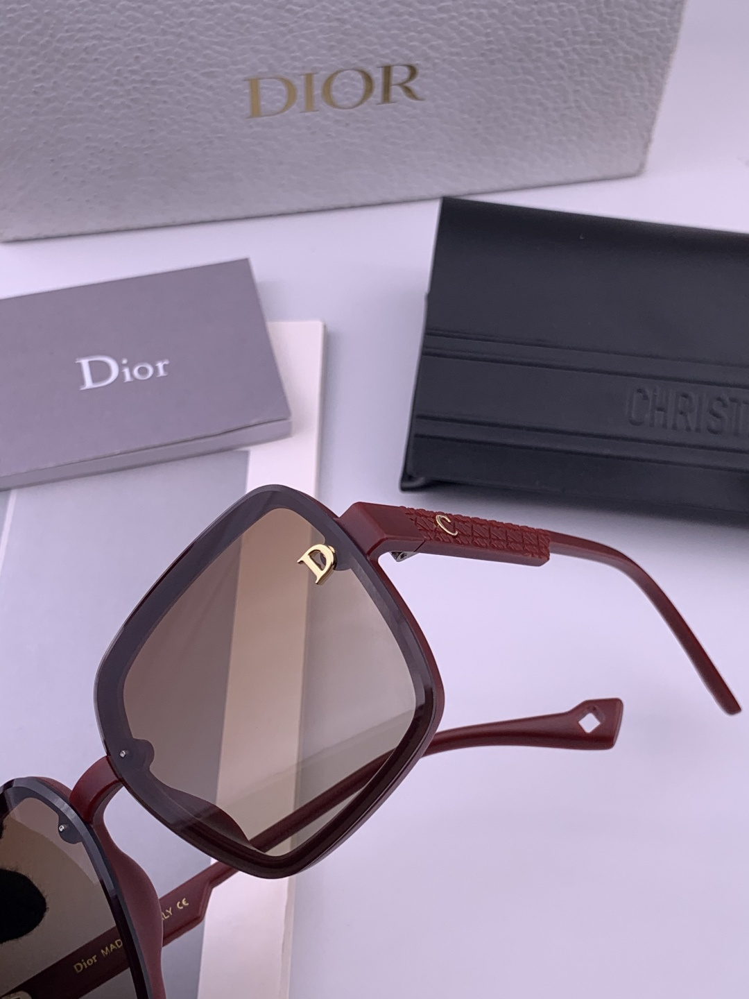 【DIOR】迪奥太阳镜 时尚造型 开车驾驶镜时尚墨镜🌸世界顶级奢华品牌，品质保证！😍😍经典款, 明星热爱