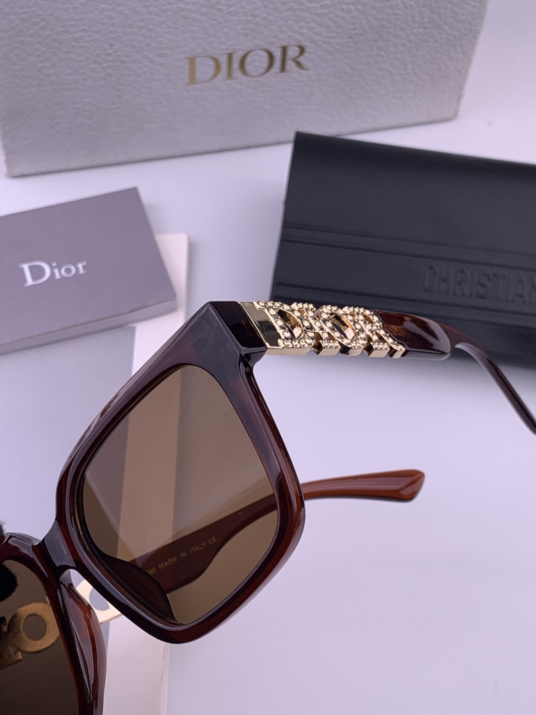 【DIOR】迪奥太阳镜 时尚造型 开车驾驶镜时尚墨镜🌸世界顶级奢华品牌，品质保证！😍😍经典款, 明星热爱