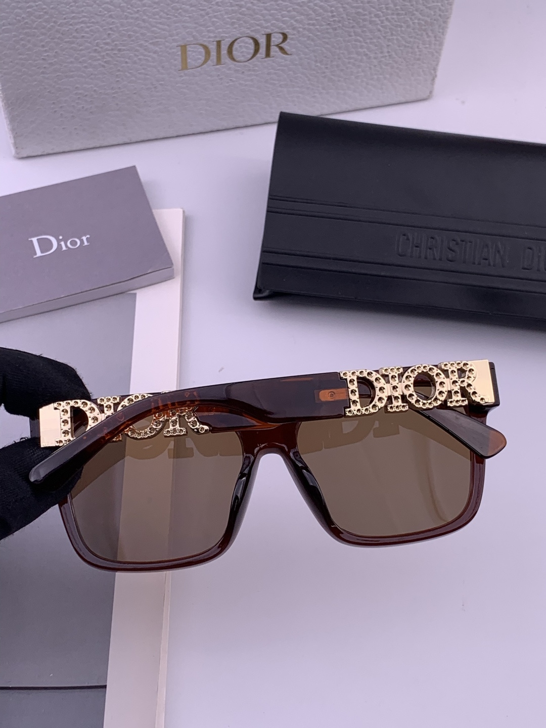 【DIOR】迪奥太阳镜 时尚造型 开车驾驶镜时尚墨镜🌸世界顶级奢华品牌，品质保证！😍😍经典款, 明星热爱