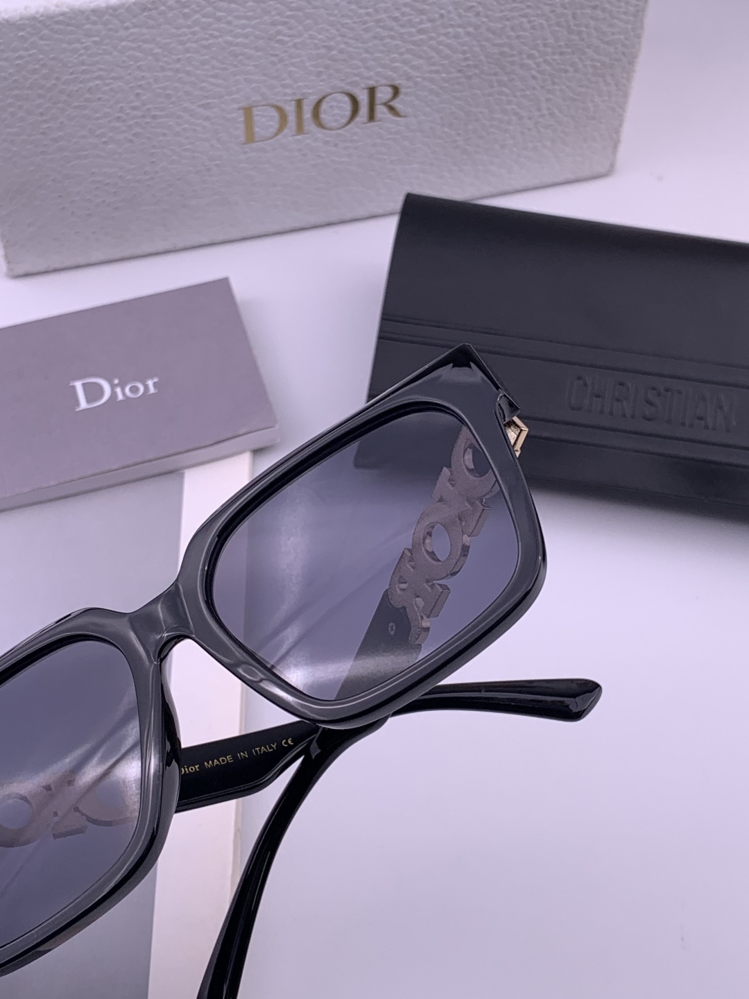 【DIOR】迪奥太阳镜 时尚造型 开车驾驶镜时尚墨镜🌸世界顶级奢华品牌，品质保证！😍😍经典款, 明星热爱
