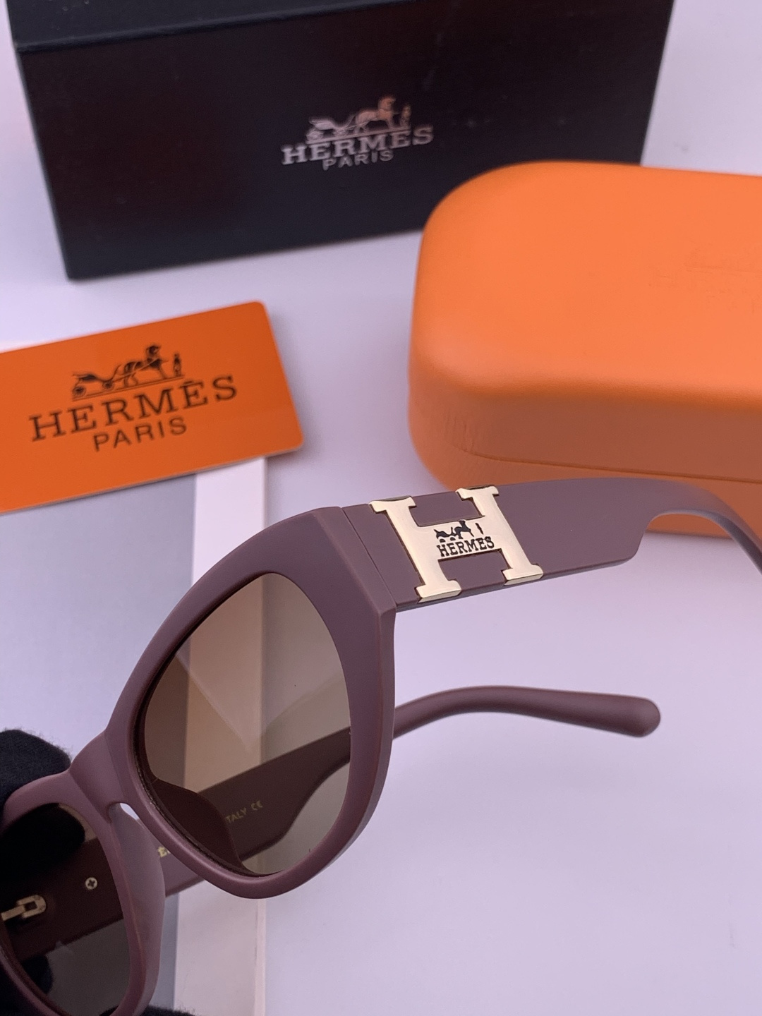 HERMES 爱马仕 开春新款🎈原版出货 网红超爆款💙经典奢华全球风[强][酷][亲亲] 时尚方框太阳镜