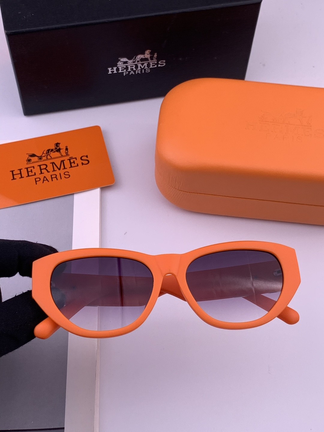 HERMES 爱马仕 开春新款🎈原版出货 网红超爆款💙经典奢华全球风[强][酷][亲亲] 时尚方框太阳镜